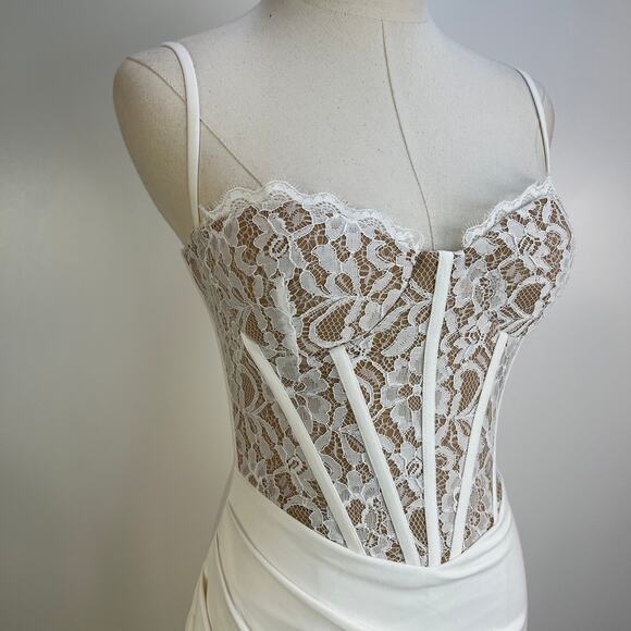 Miss Circle Junia Maxi Dress Corset Ruffles White Bridal - Picture 4 of 11